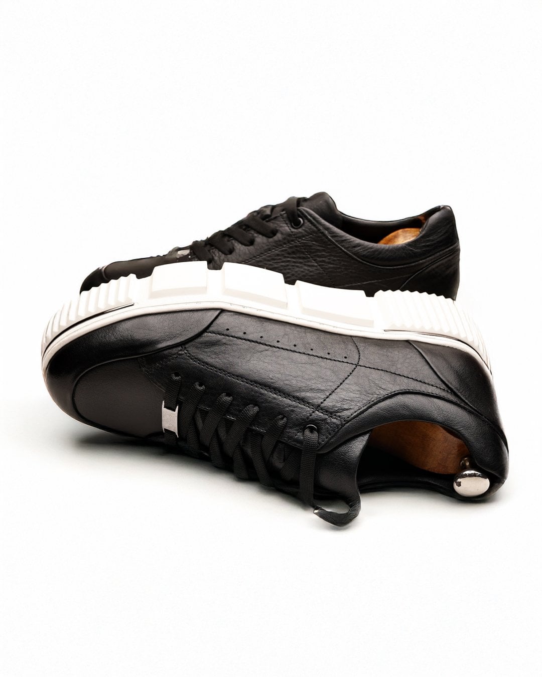 Siyah Deri Kalın Beyaz Tabanlı Boy Uzatan Günlük Sneaker - Görsel 5